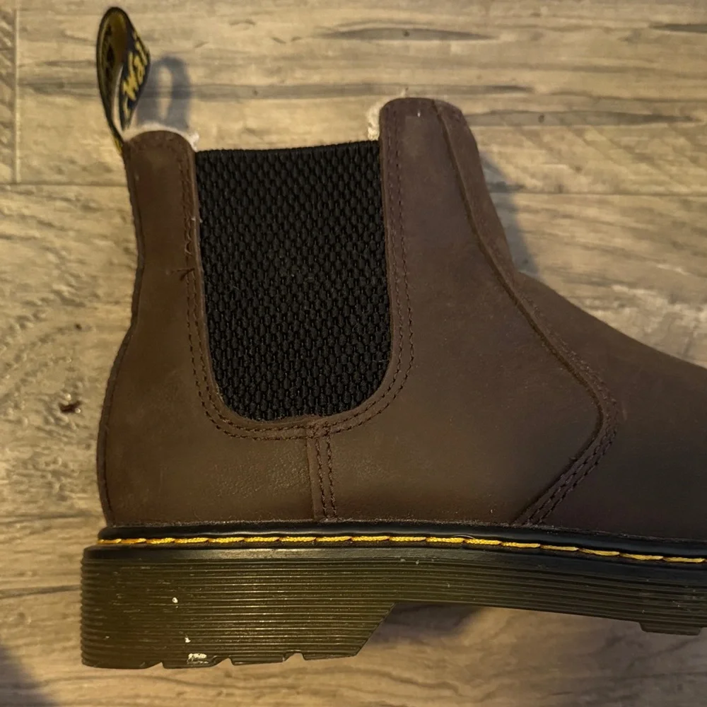 Dr. Martens - Womens Brown Boots with Sherpa Lining - Size 7